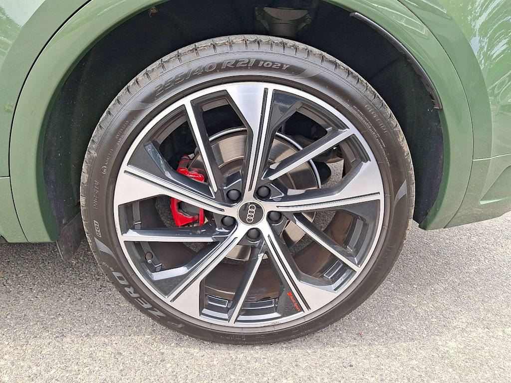 Thumbnail: 2023 Audi SQ5 - 8