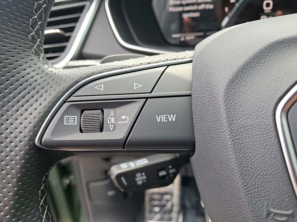 Thumbnail: 2023 Audi SQ5 - 25