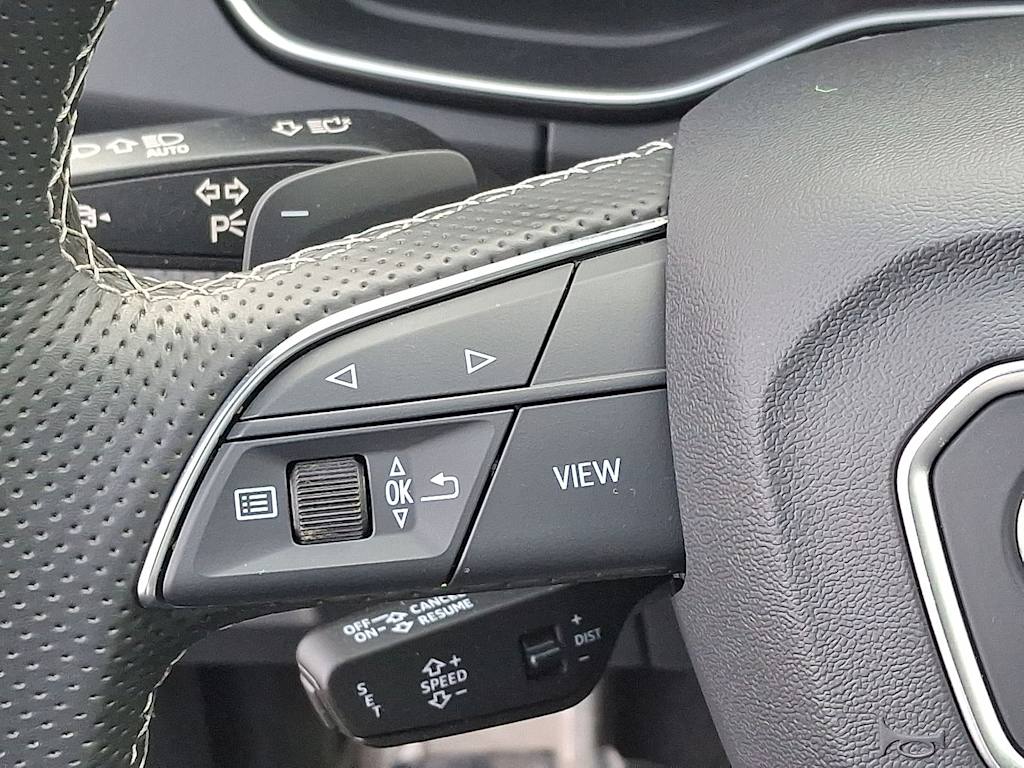 Thumbnail: 2023 Audi SQ5 - 21