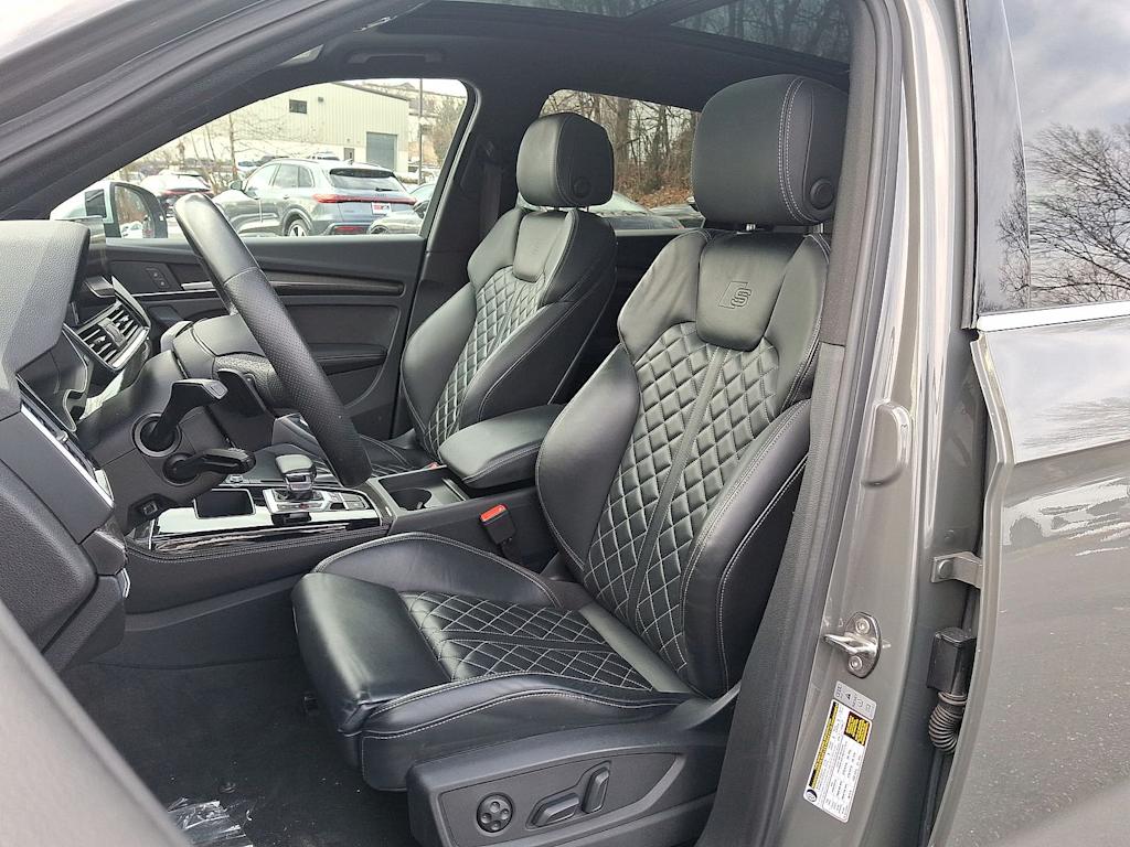 Thumbnail: 2023 Audi SQ5 - 10