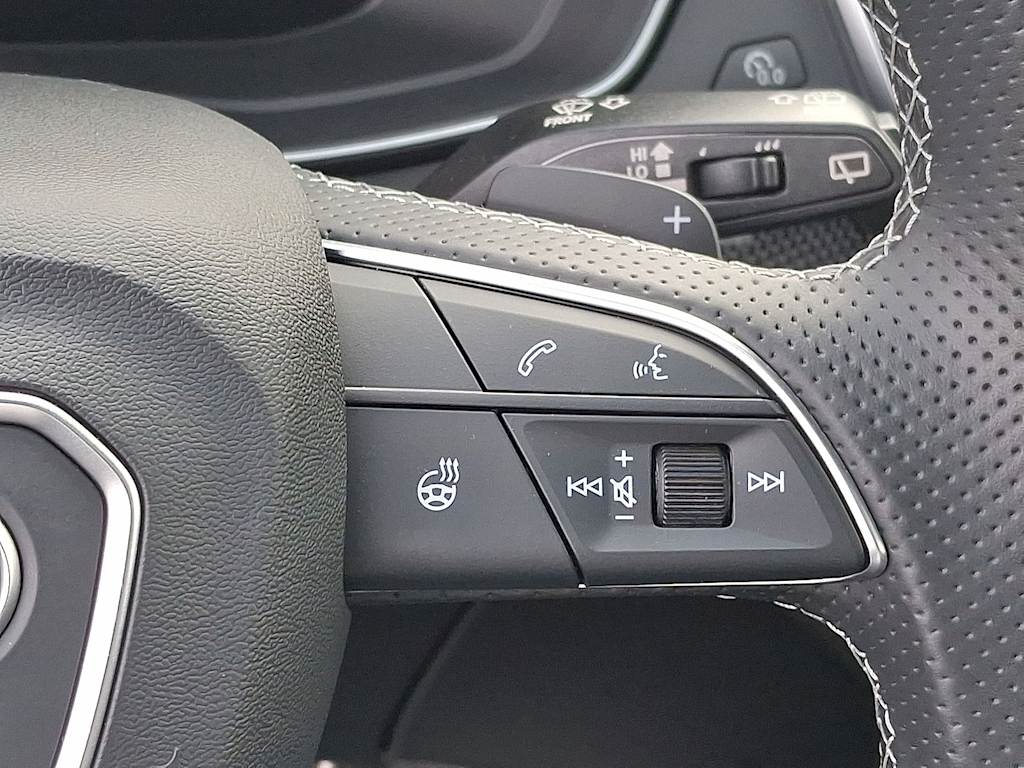 Thumbnail: 2023 Audi SQ5 - 22