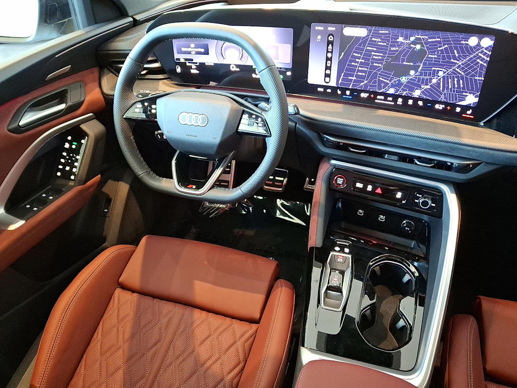 Thumbnail: 2026 Audi SQ5 - 8