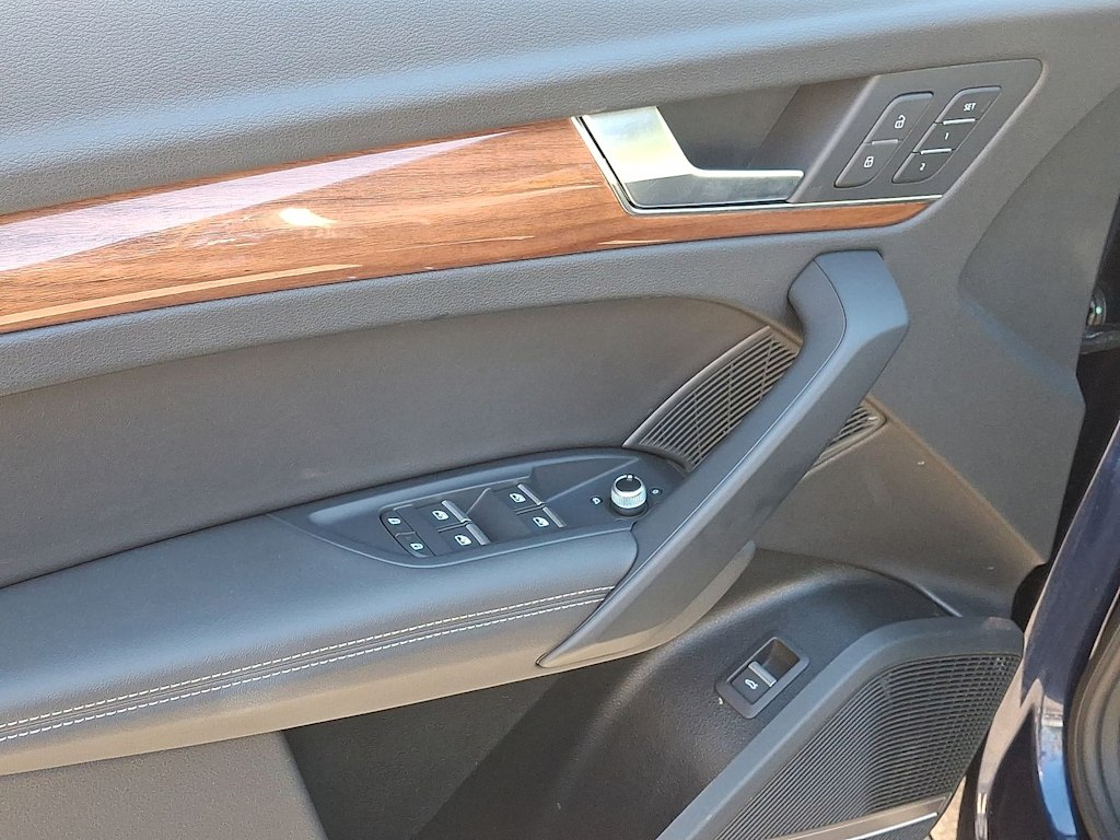 Thumbnail: 2023 Audi Q5 - 19