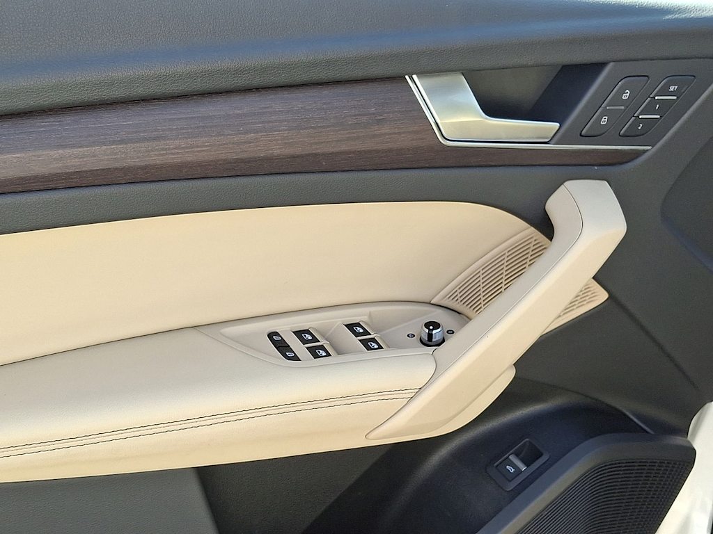 Thumbnail: 2023 Audi Q5 - 21