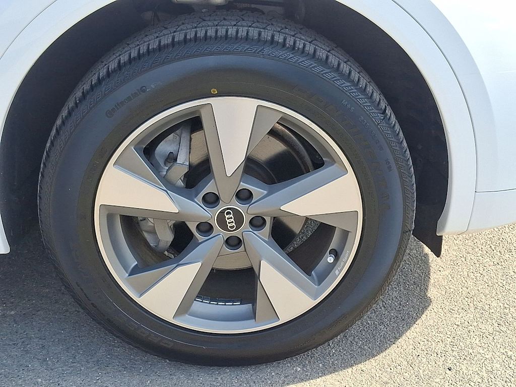 Thumbnail: 2023 Audi Q5 - 8