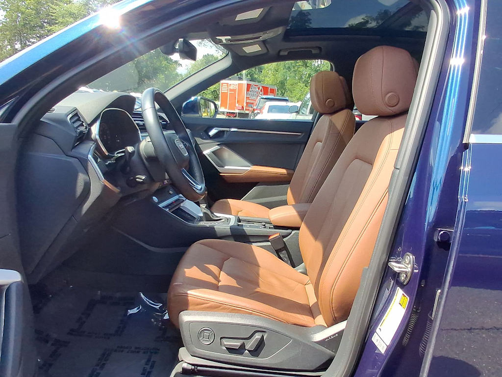 Thumbnail: 2019 Audi Q3 - 10
