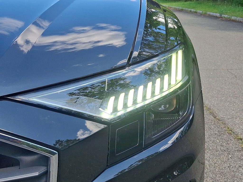 Thumbnail: 2023 Audi Q8 - 34
