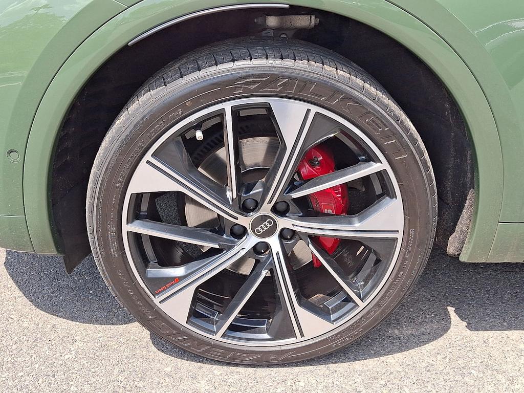 Thumbnail: 2023 Audi SQ5 - 8