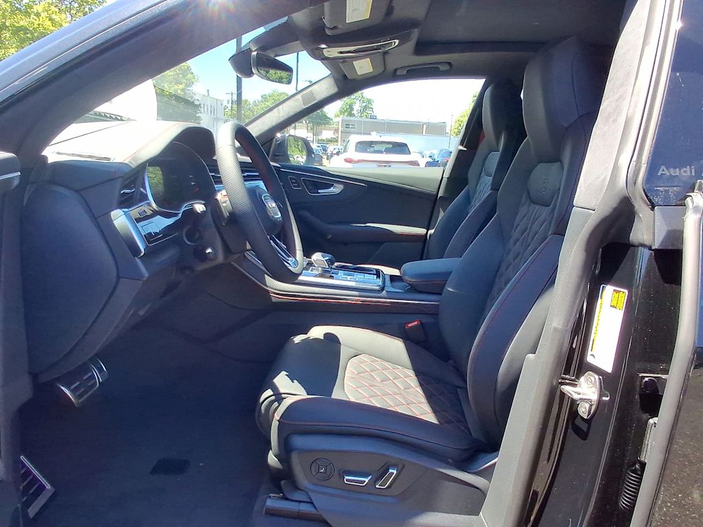 Thumbnail: 2026 Audi SQ8 - 9