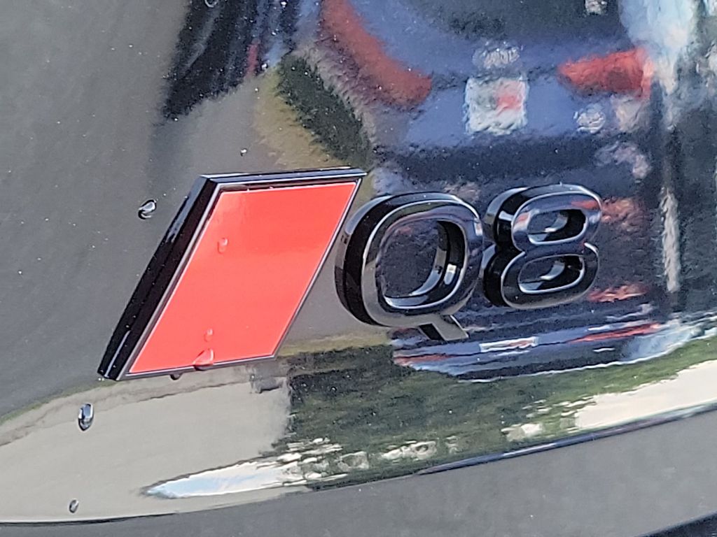 2024 Audi Q8 e-tron Prestige 7