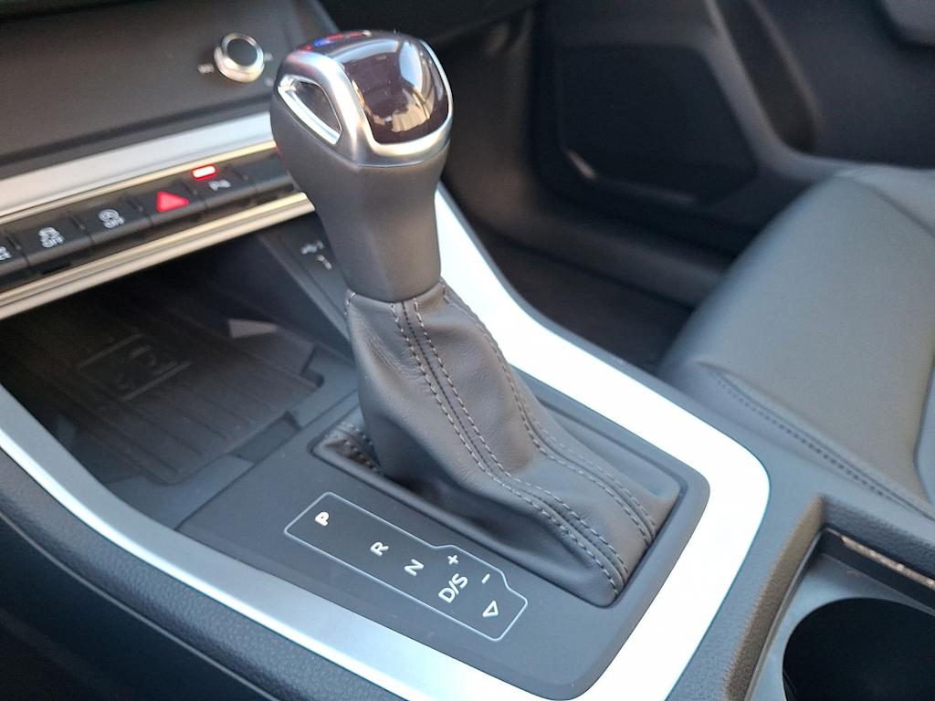 Thumbnail: 2025 Audi Q3 - 12