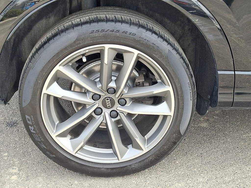 Thumbnail: 2023 Audi Q3 - 8