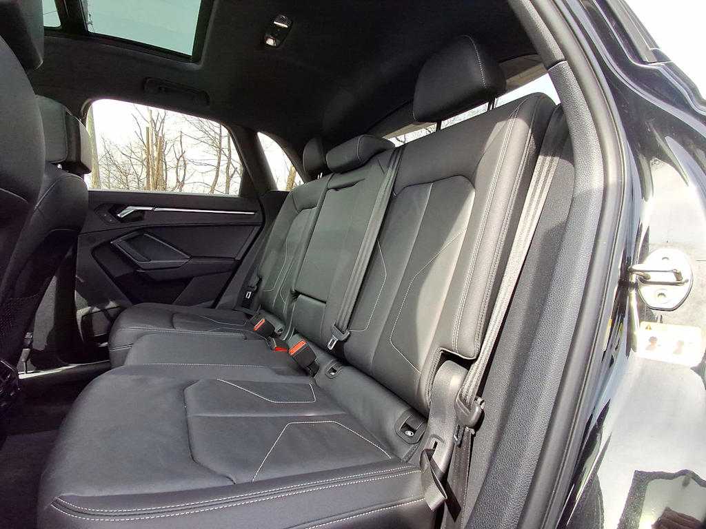 Thumbnail: 2023 Audi Q3 - 11