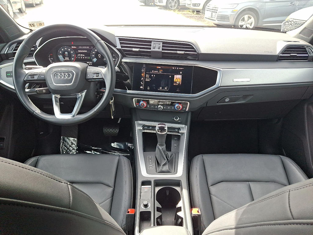 Thumbnail: 2022 Audi Q3 - 2
