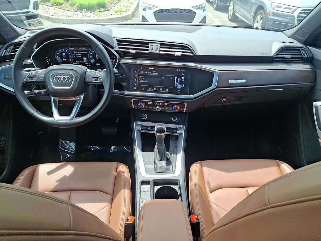 Thumbnail: 2023 Audi Q3 - 2