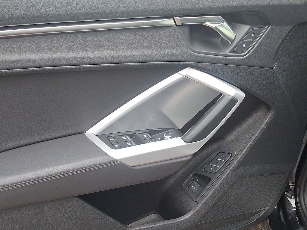 Thumbnail: 2023 Audi Q3 - 19