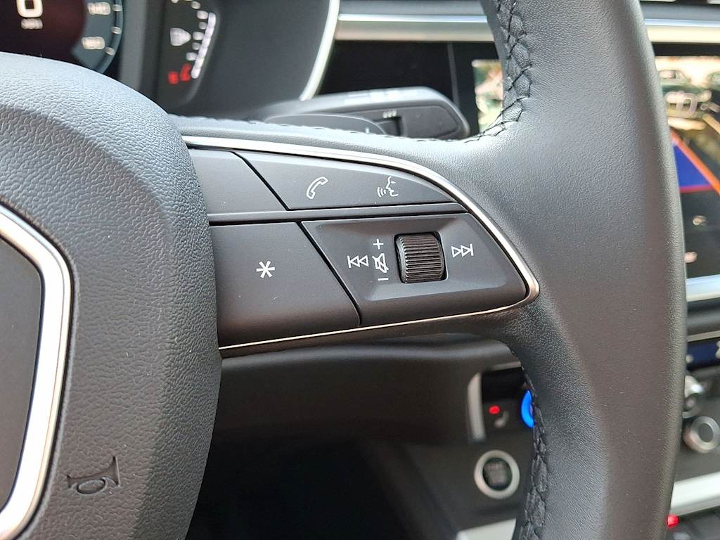 Thumbnail: 2025 Audi Q3 - 23