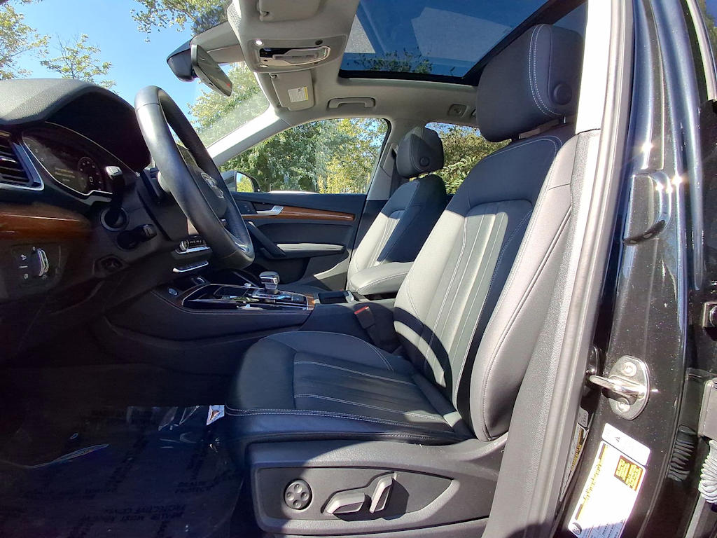 Thumbnail: 2022 Audi Q5 - 10