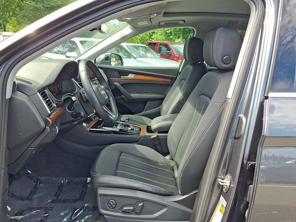 Thumbnail: 2023 Audi Q5 - 10