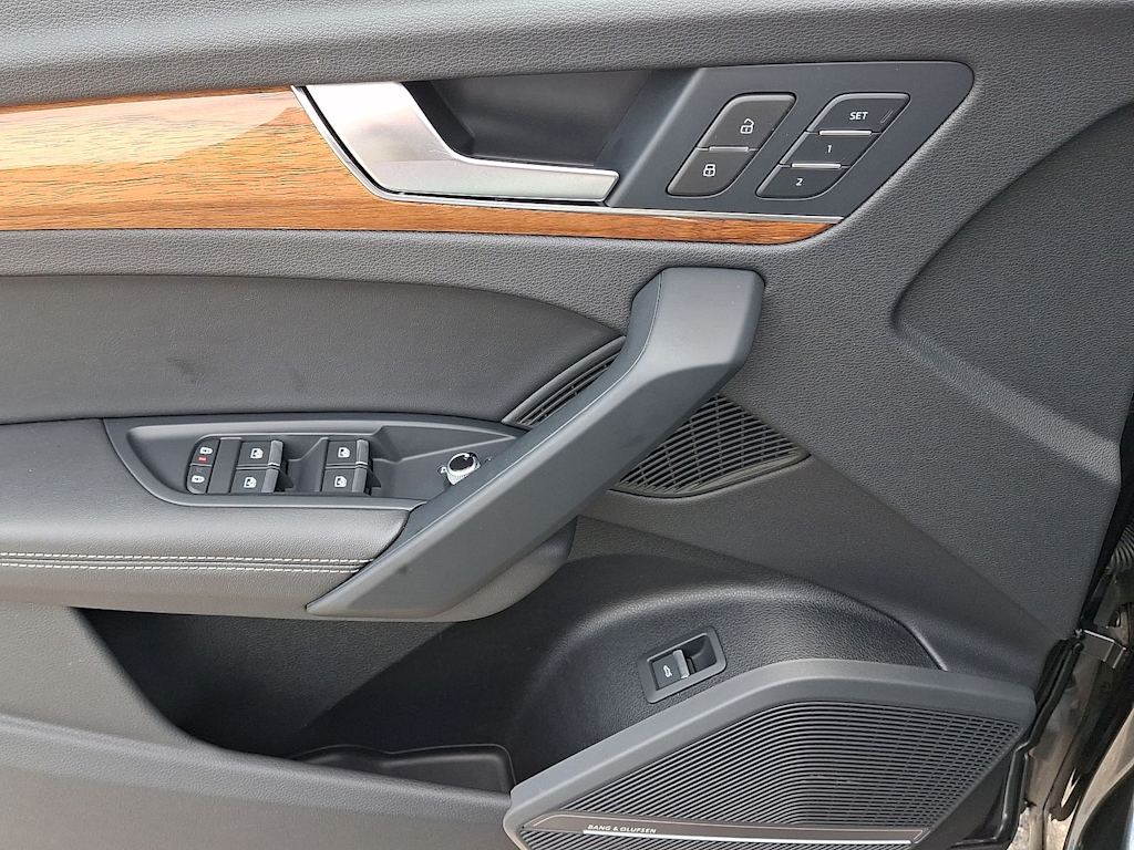 Thumbnail: 2023 Audi Q5 - 23