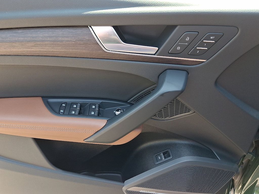 Thumbnail: 2023 Audi Q5 - 24
