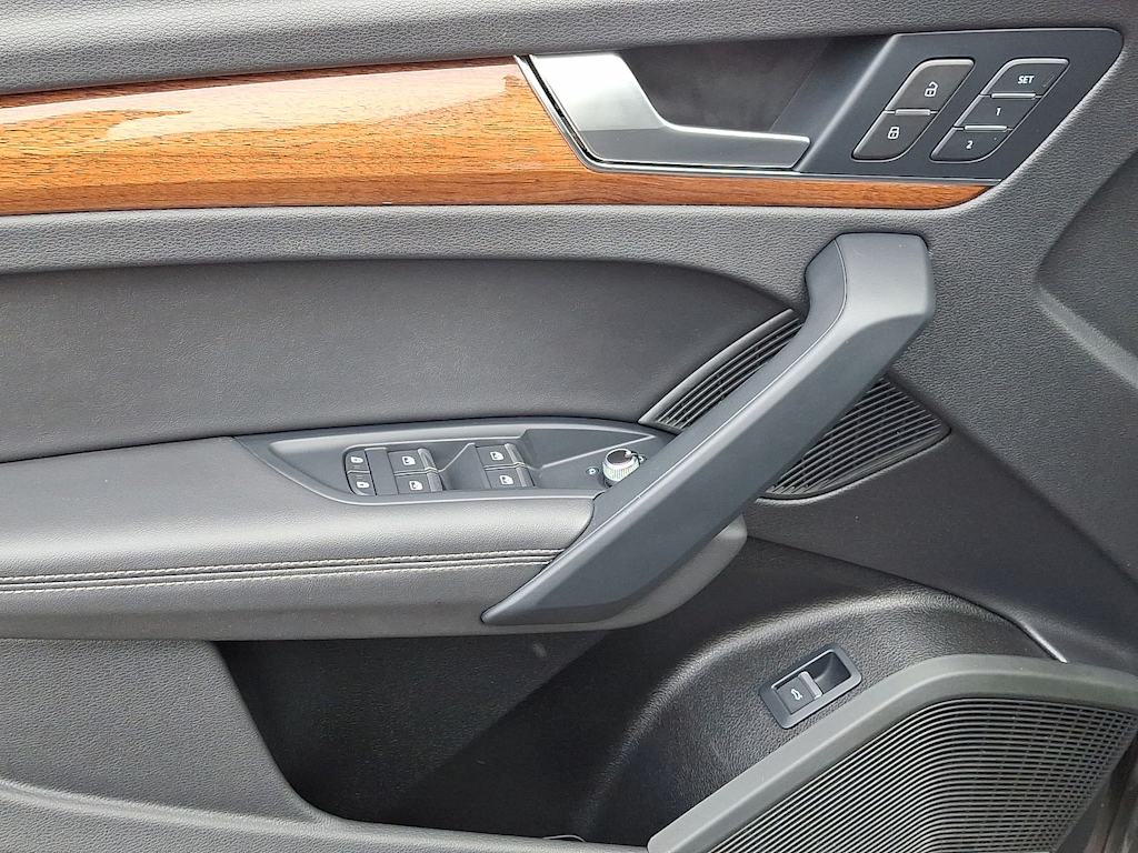 Thumbnail: 2023 Audi Q5 - 19