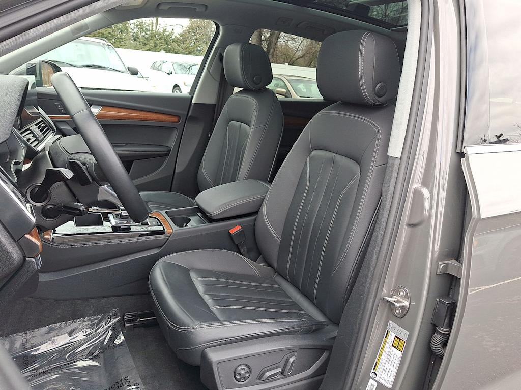 Thumbnail: 2023 Audi Q5 - 10