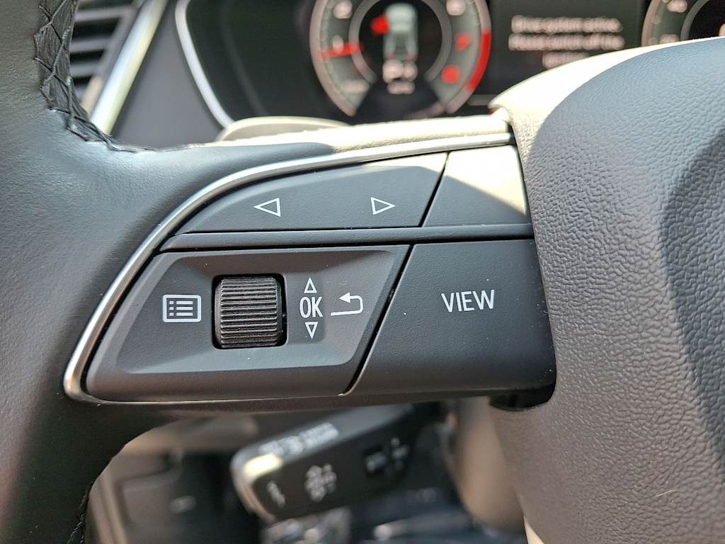 Thumbnail: 2023 Audi Q5 - 25