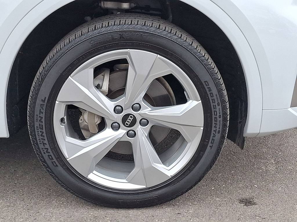 Thumbnail: 2023 Audi Q5 - 8