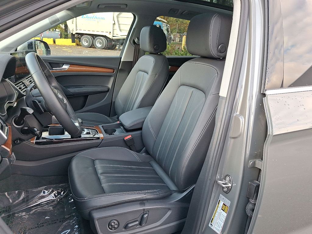 Thumbnail: 2023 Audi Q5 - 9