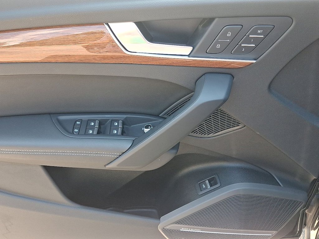 Thumbnail: 2023 Audi Q5 - 23