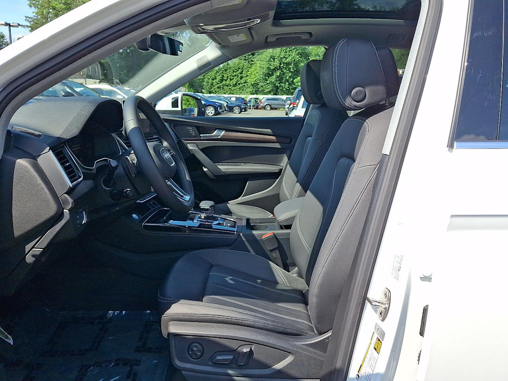 Thumbnail: 2023 Audi Q5 - 10