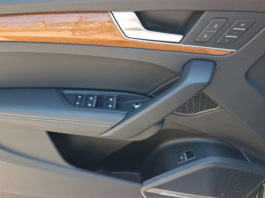 Thumbnail: 2023 Audi Q5 - 24