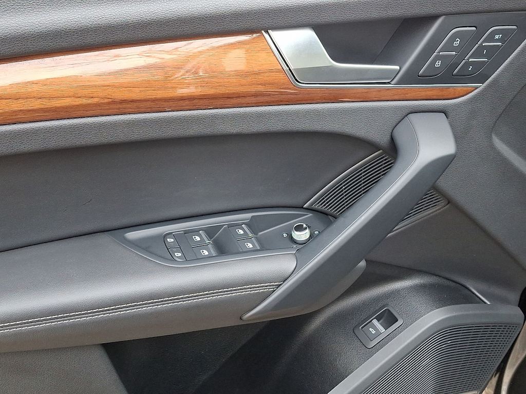 Thumbnail: 2023 Audi Q5 - 19