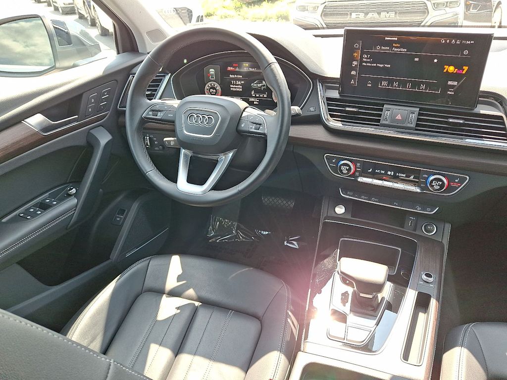 Thumbnail: 2023 Audi Q5 - 9