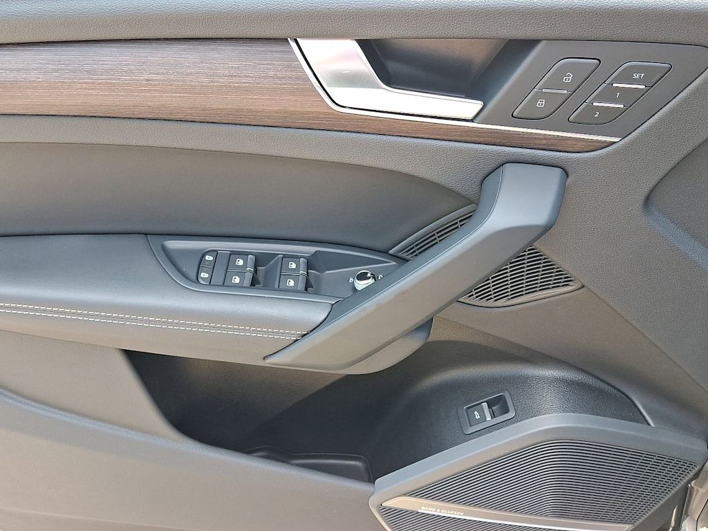 Thumbnail: 2023 Audi Q5 - 23