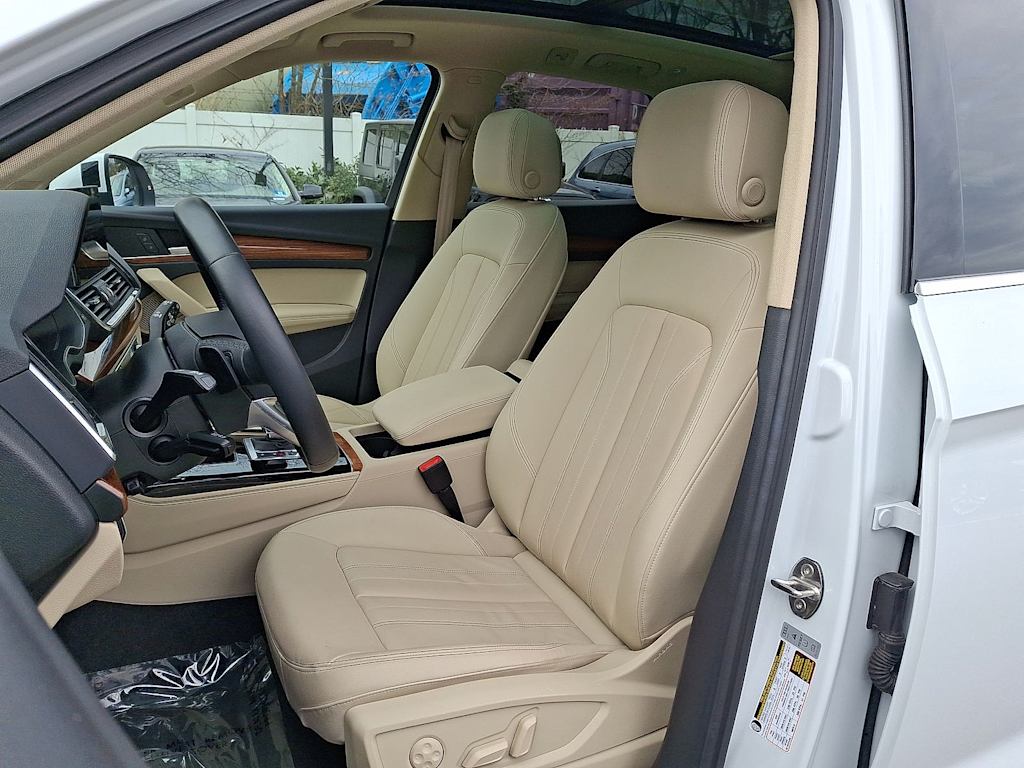 Thumbnail: 2023 Audi Q5 - 10