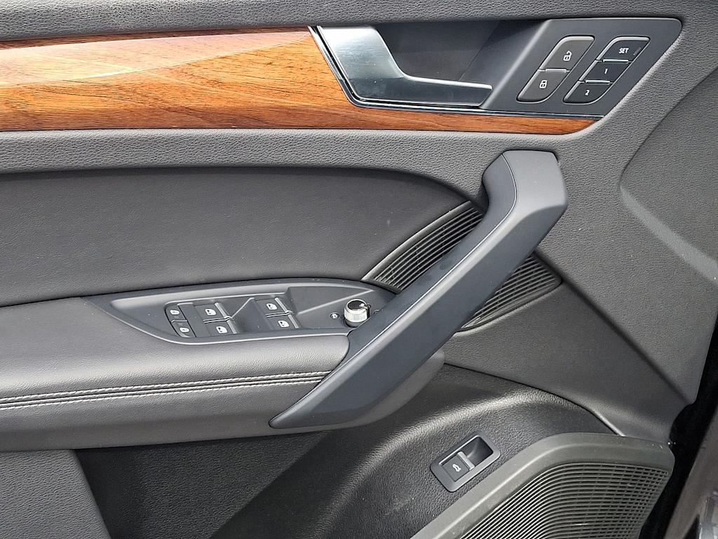 Thumbnail: 2023 Audi Q5 - 19