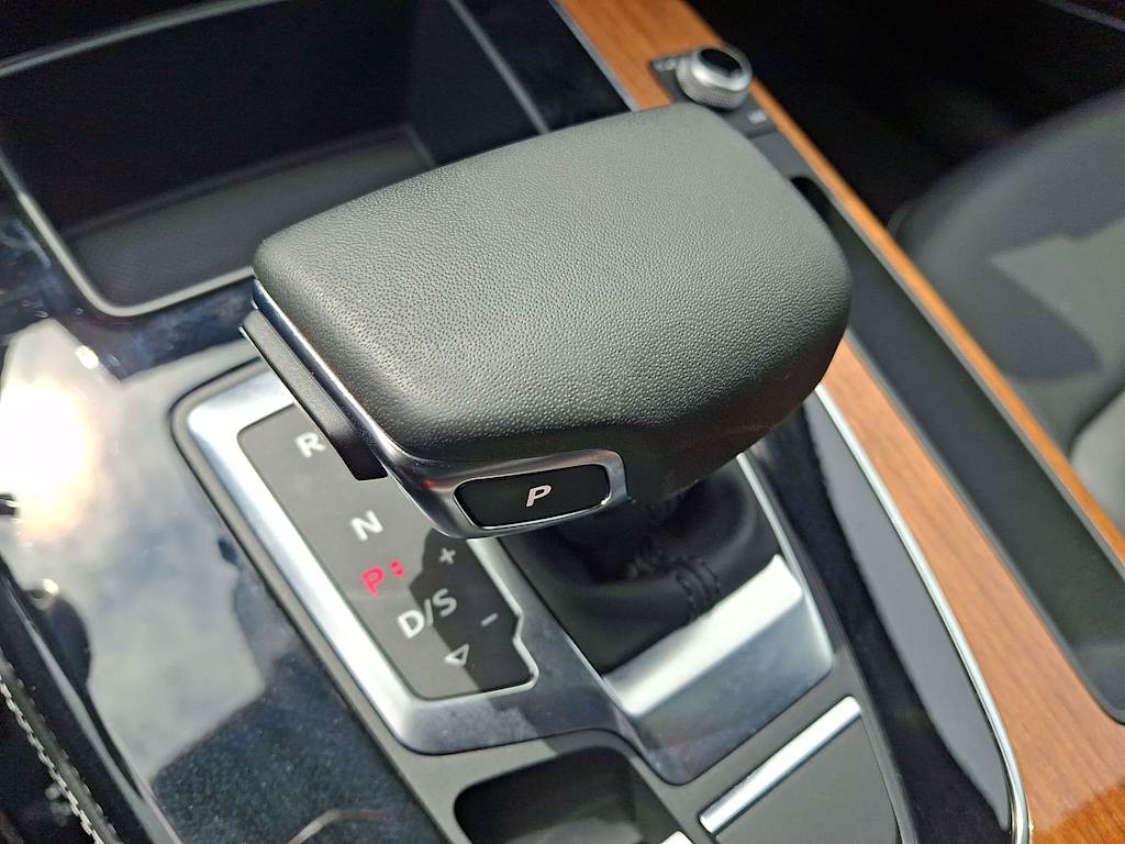 Thumbnail: 2023 Audi Q5 - 15