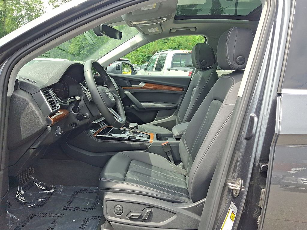 Thumbnail: 2023 Audi Q5 - 10
