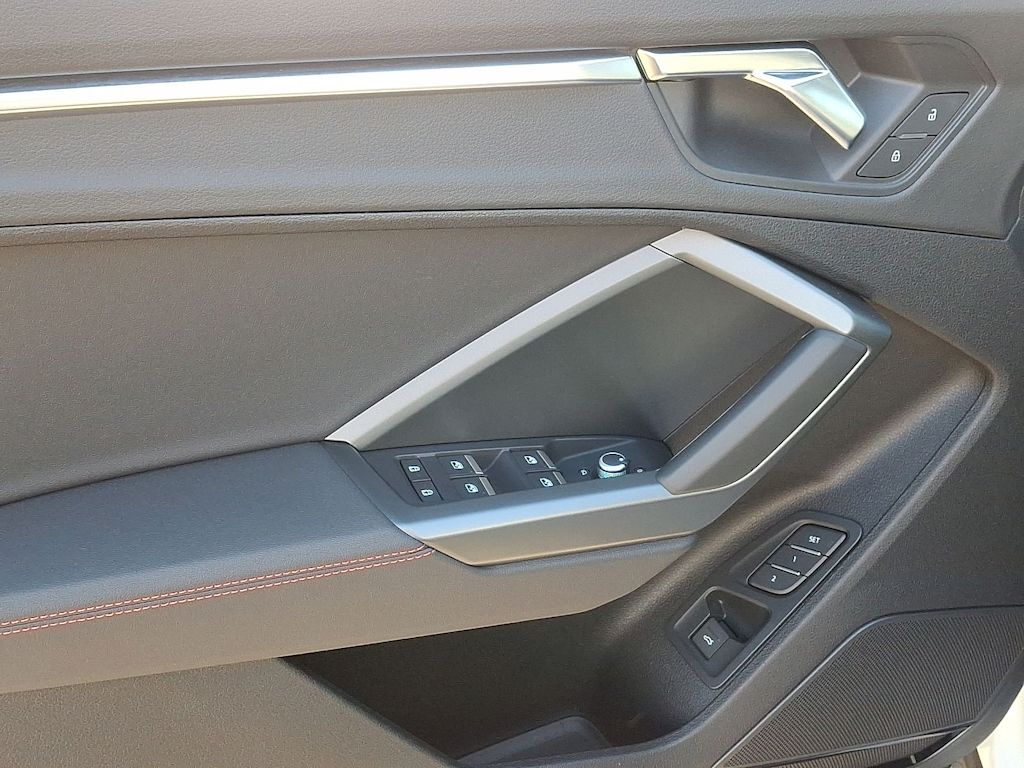 Thumbnail: 2025 Audi Q3 - 19