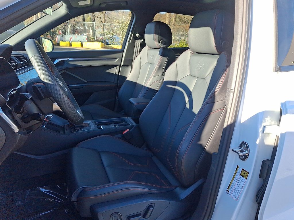 Thumbnail: 2025 Audi Q3 - 10