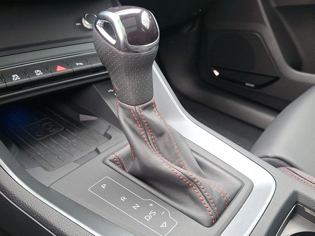 Thumbnail: 2025 Audi Q3 - 10