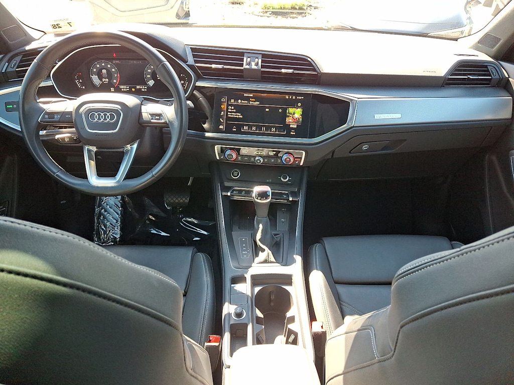Thumbnail: 2023 Audi Q3 - 2