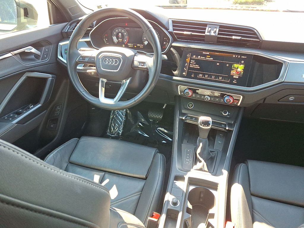 Thumbnail: 2023 Audi Q3 - 8