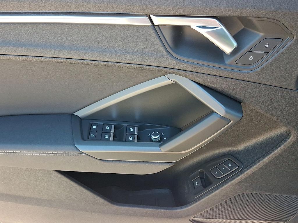 Thumbnail: 2023 Audi Q3 - 22