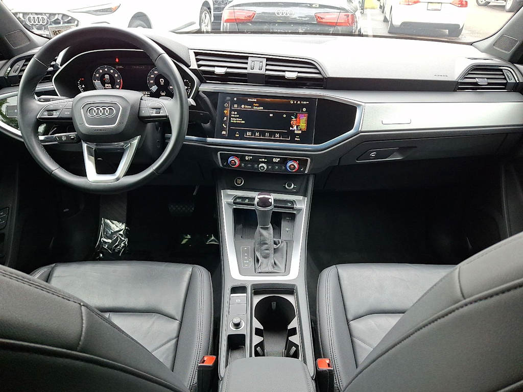 Thumbnail: 2023 Audi Q3 - 2