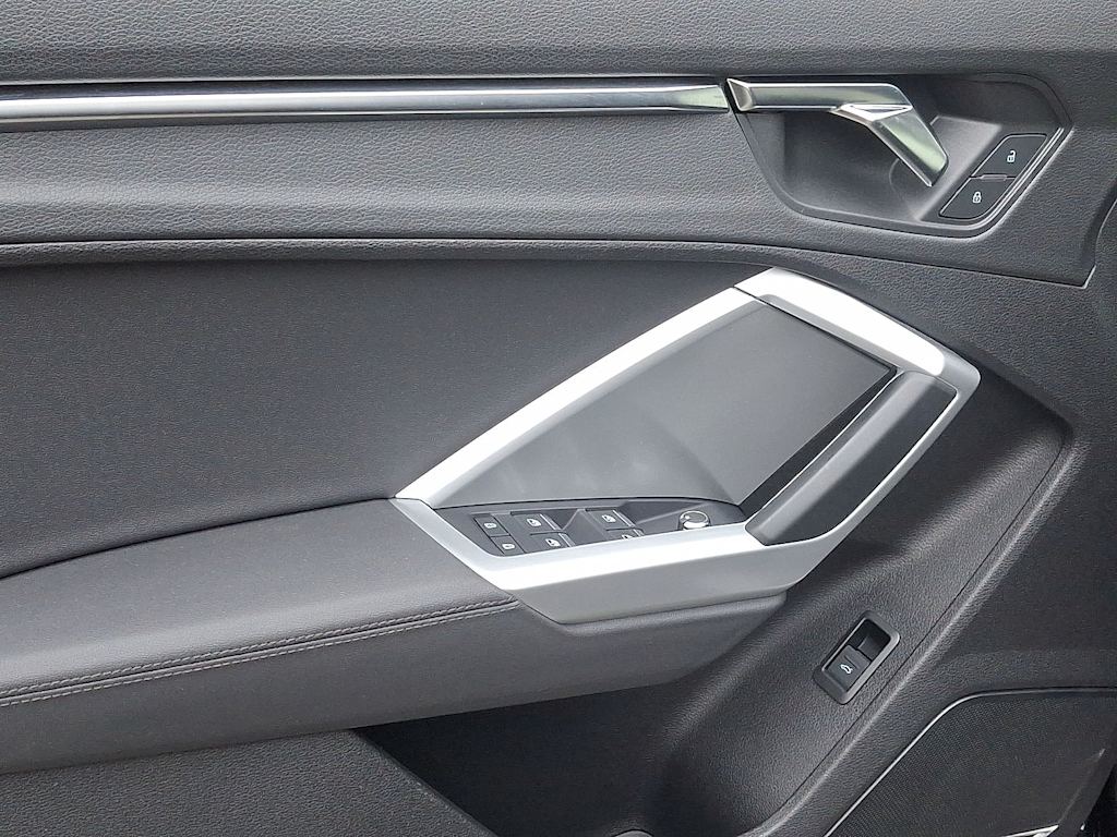 Thumbnail: 2020 Audi Q3 - 19