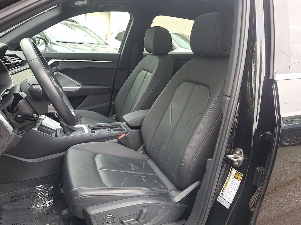 Thumbnail: 2020 Audi Q3 - 10