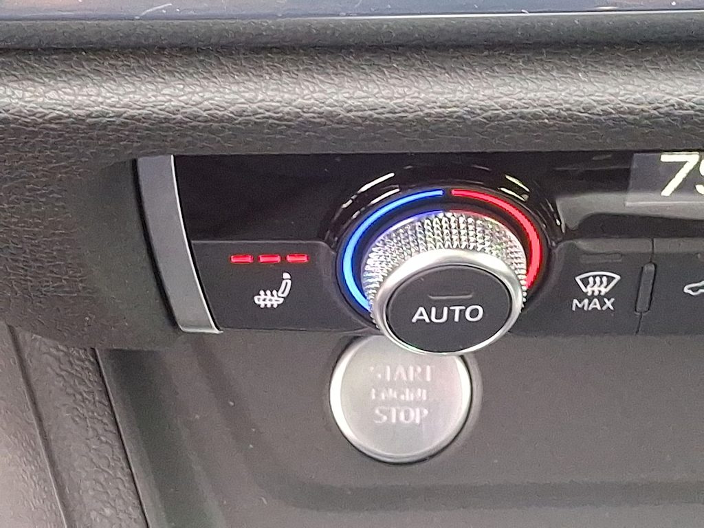 Thumbnail: 2020 Audi Q3 - 23